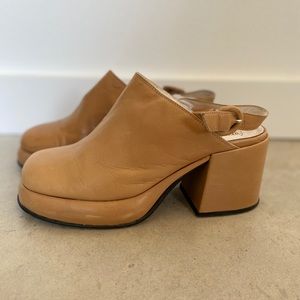 SOLD!! Fornarina nude tan platforms 37 vintage 7